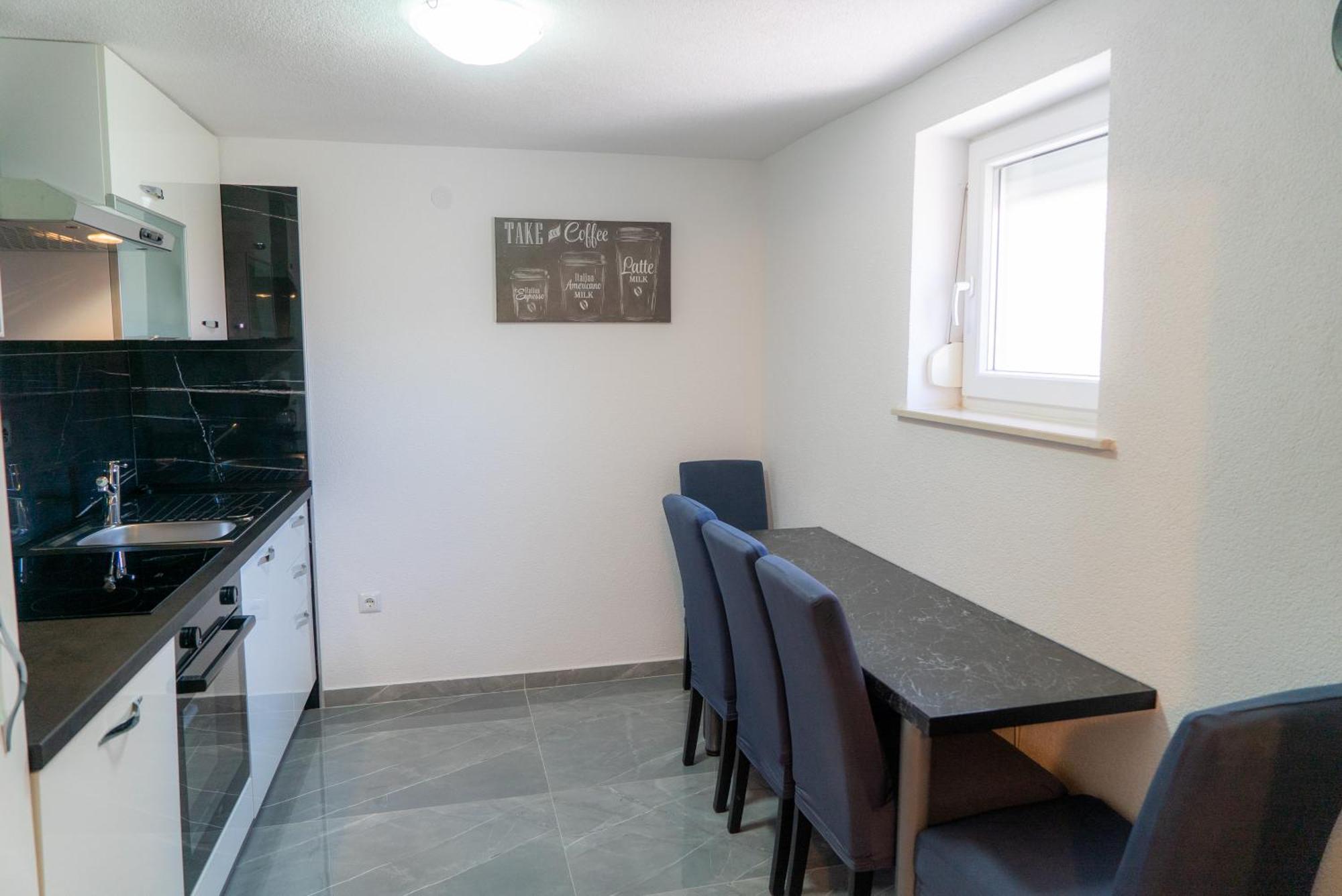 Zubcic Apartment Tisno